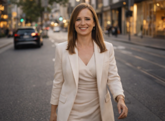 Daniela Elser: Biography, Career & Insights