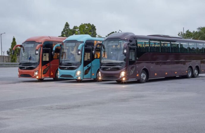 Smart Travel Tips for Booking a New York Charter Bus Rental to Popular Attractions