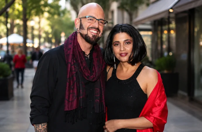Minoo Rahbar: Biography, Career, Family and Animal Rescue