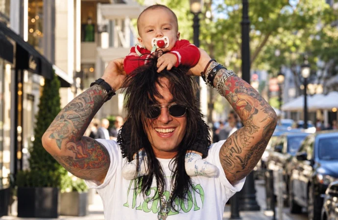Gunner Nicholas Sixx: Biography, Family and Career